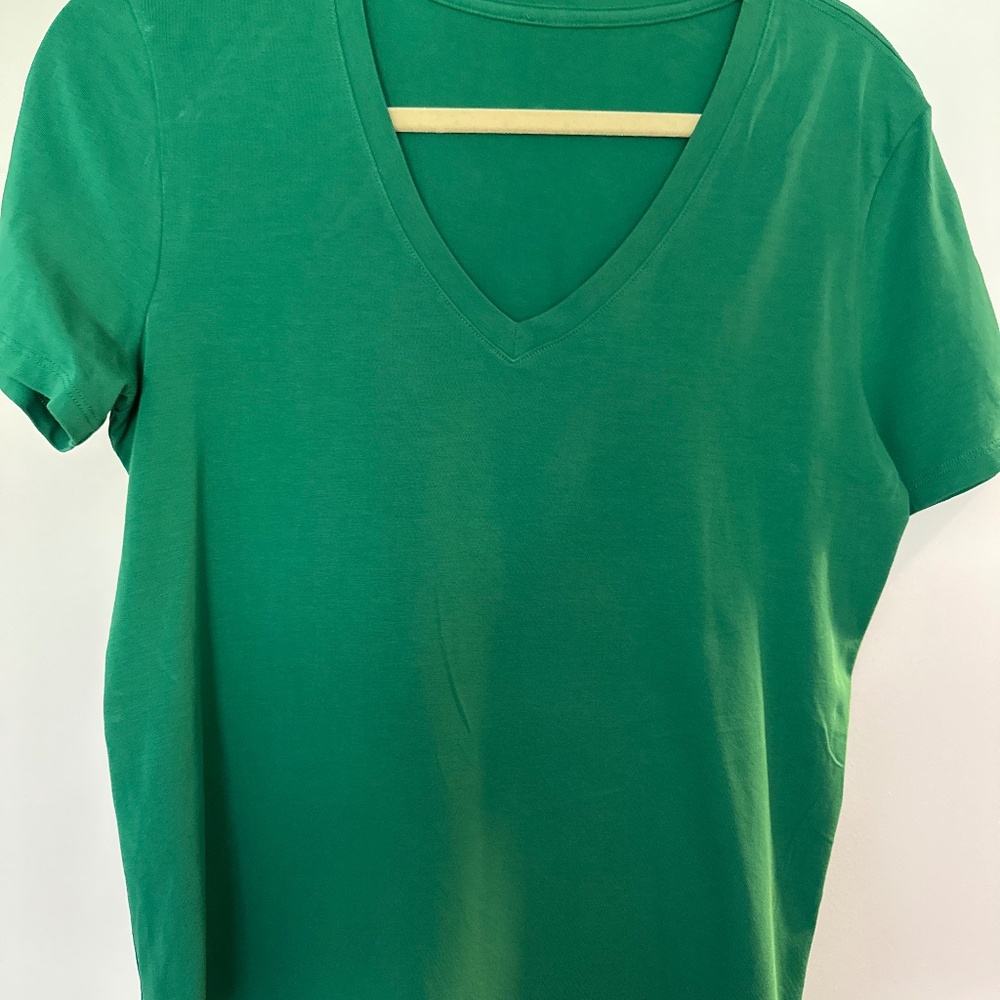 Lululemon love V-neck T-shirt